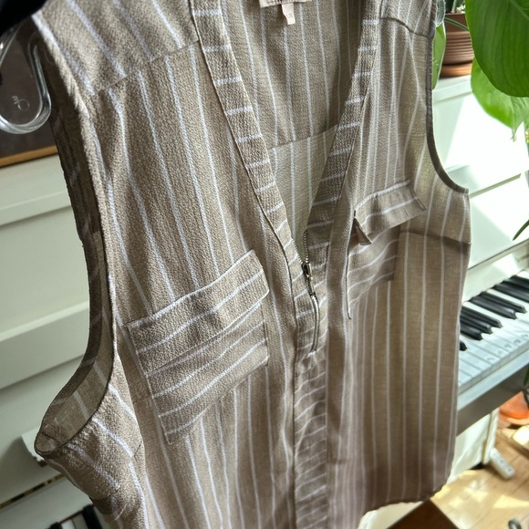Tan Sleeveless Pullover Zip Down Blouse L - Picture 7 of 15